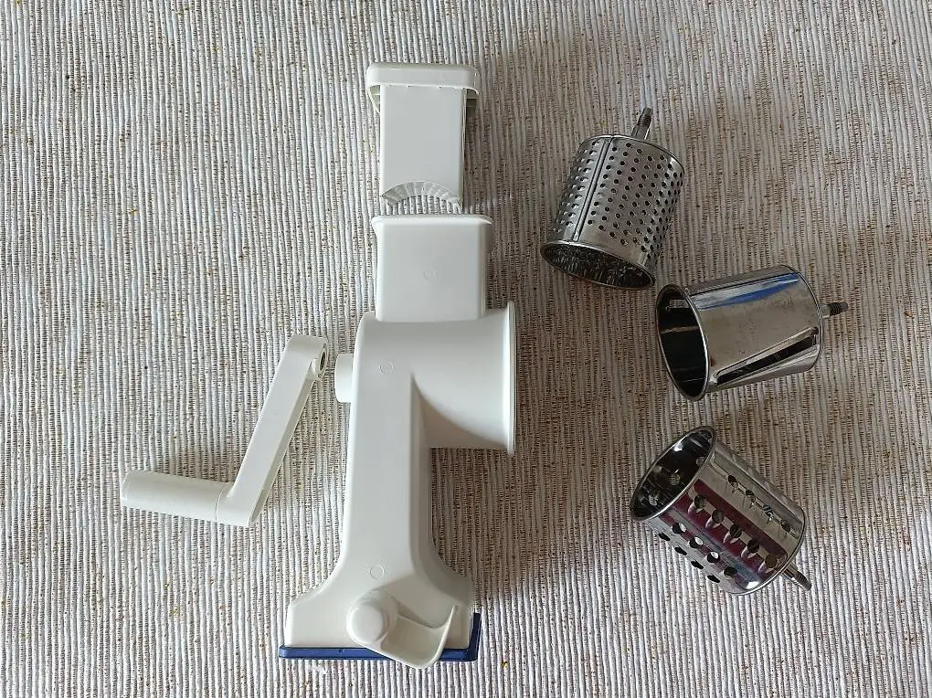 Zyliss Küchenreibe Gemüsereibe für kleine Küche