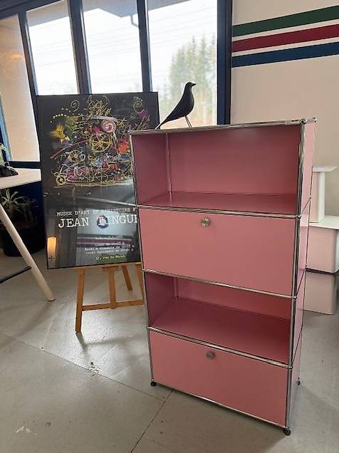 USM Haller Regal, neu lackierte Bleche - True pink