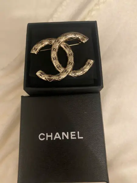 chanel classic cc engraved brooch