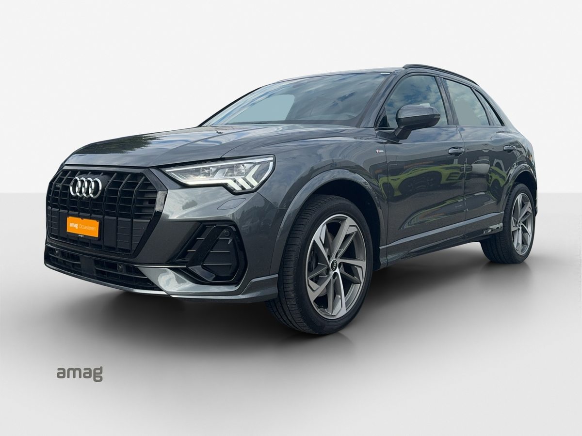 AUDI Q3 40 TDI S line Attraction