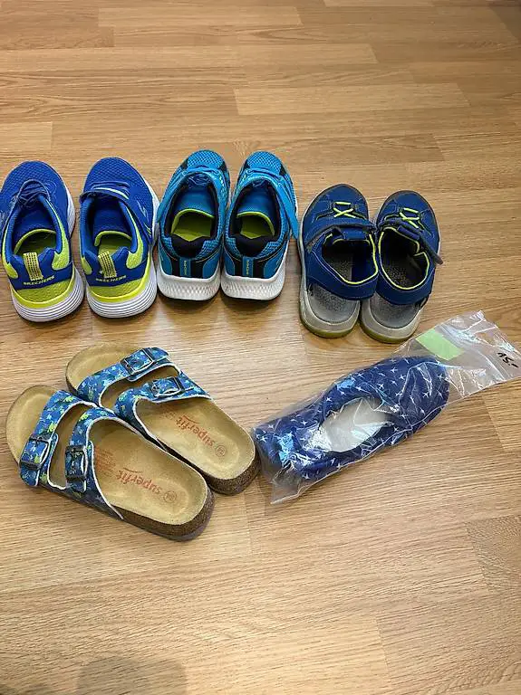 Schuhe Grösse 34, Sandalen, Turnschuhe usw. (Junge)