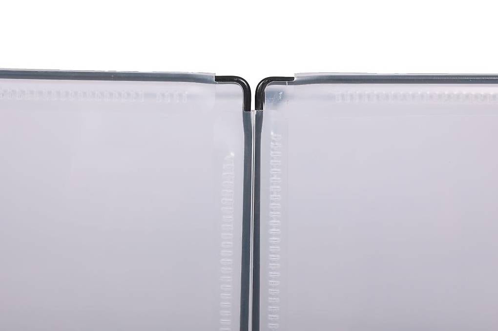 Freilaufgehege mit Bodenplatten weiss