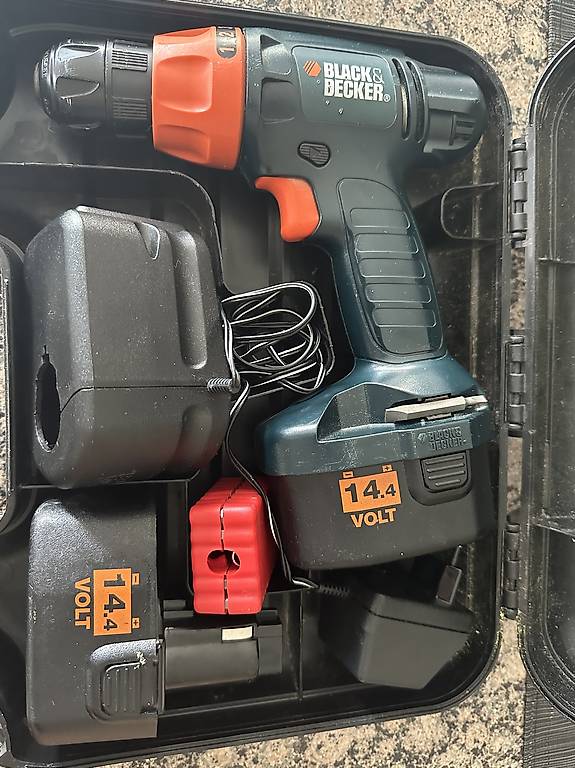 Akkuschrauber Black & Decker 14.4 Volt mit zwei Akkus