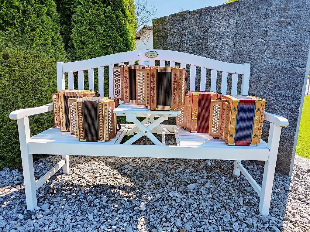 Schwyzerörgeli zu verkaufen/zu vermieten