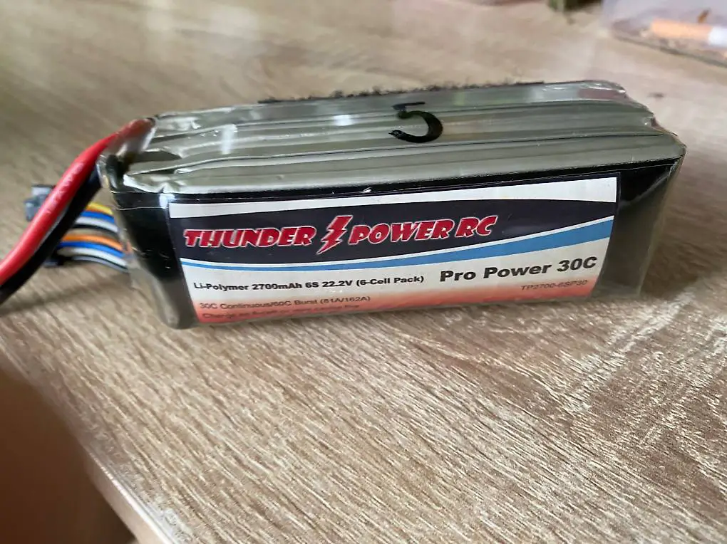 1 Akku Lipo 6S 22.2V 2700mAH Tplug Top Zustand