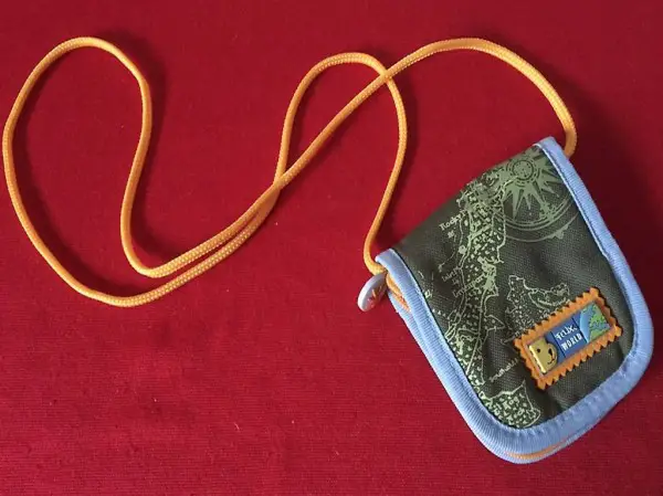 Geldbeutel mit Umhängekordel Felix World NEU
