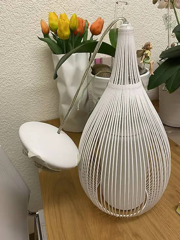 Deckenleuchte weiss mit Milchglaseinsatz