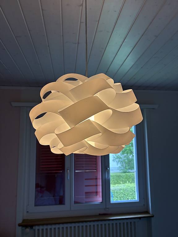 Hängeleuchte weiss und pink