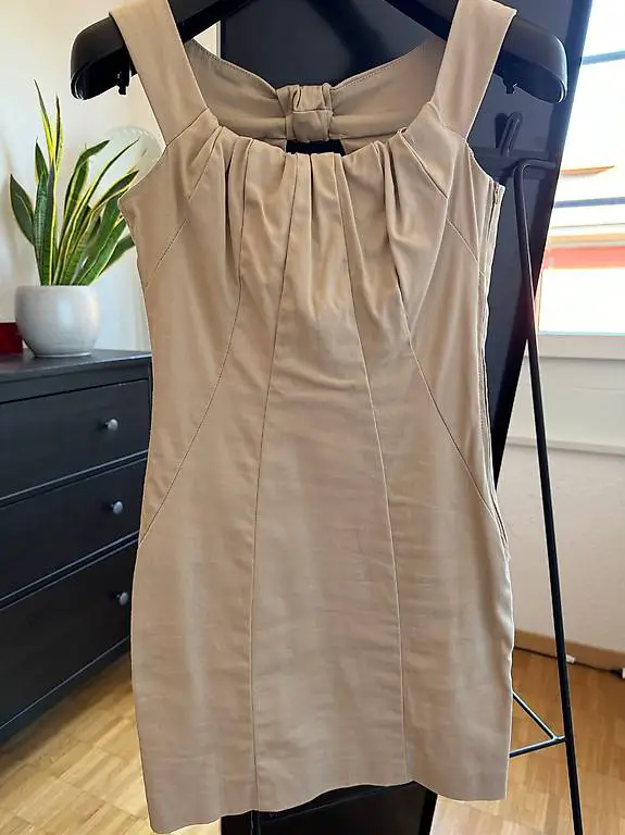 Etuikleid in XS/S - ungetragen, wie neu