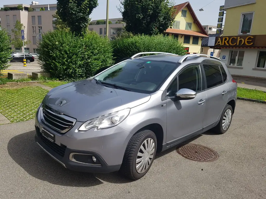 PEUGEOT 2008 1.2 PureTech Style