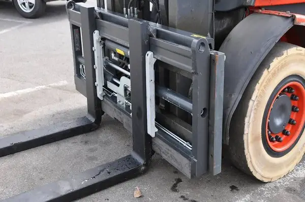  Zinkenverstellgerät mit Seitenschieber 8000kg / 600mm - 1800