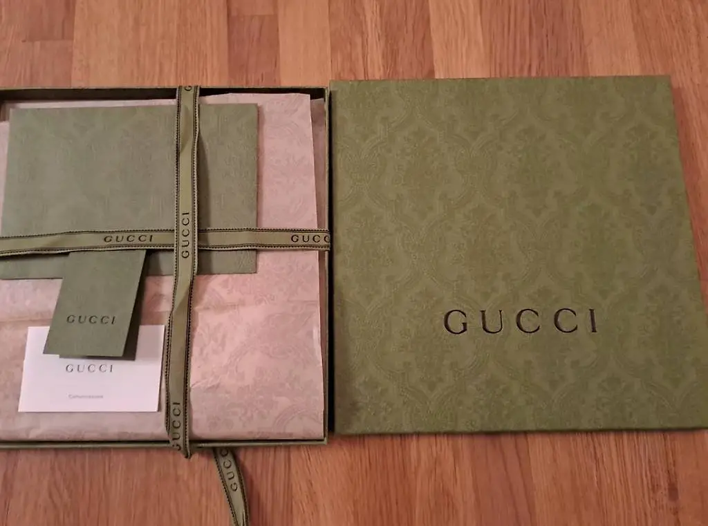 GUCCI Stoffbeutel / Tasche in Geschenkbox: NEU