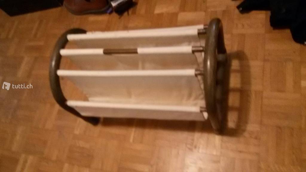 Zeitungständer aus Bambus