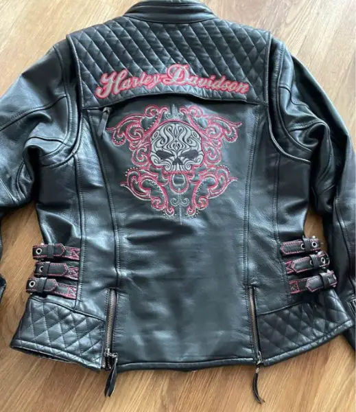 HD Lederjacke mit reflektierendem Skull (Grösse L)