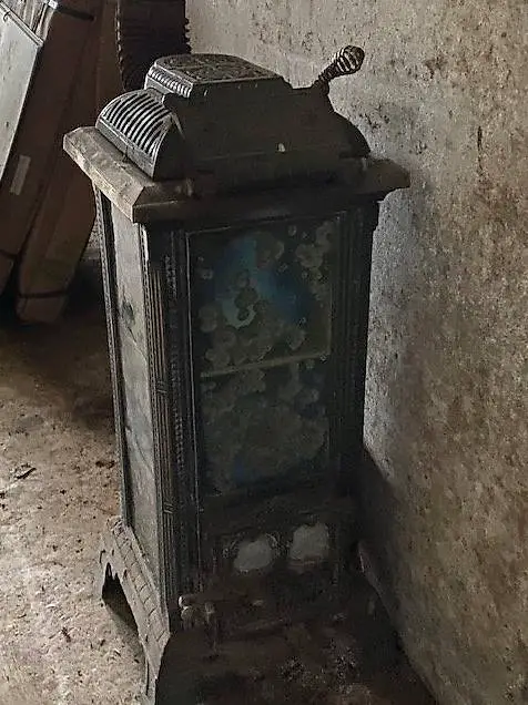 Ofen (Holz / Kohle / Briketts)