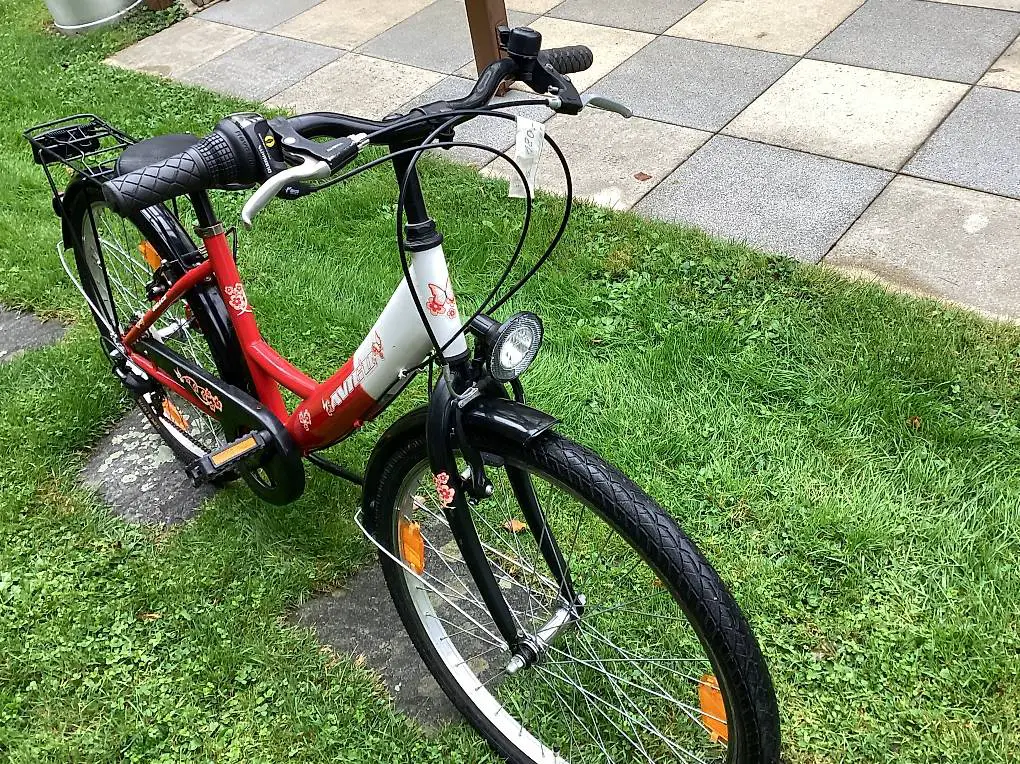 Jugendvelo rot weiss zu verkaufen.