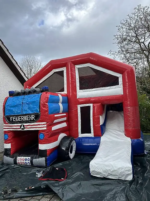 Hüpfburg Feuerwehr
