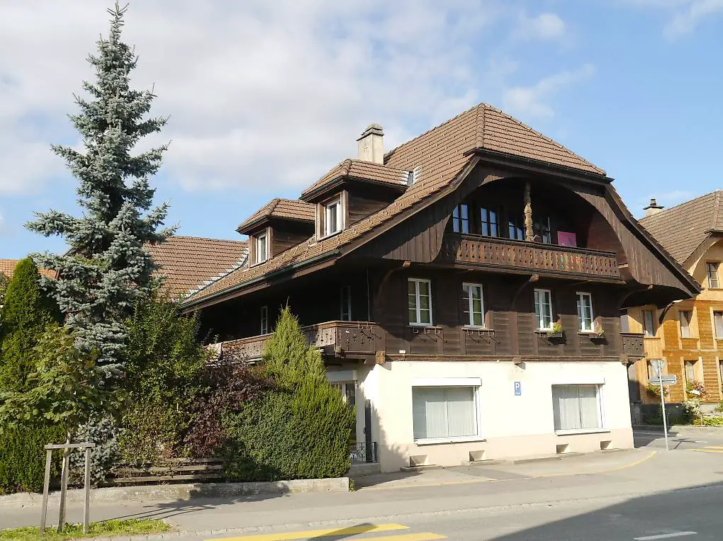 Sehr grosse 5 Zimmer-Wohnung im Dorfzentrum Riggisberg