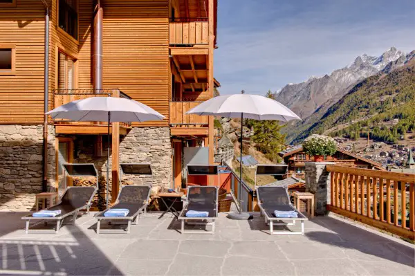 chalet de luxe avec vue sur les montagnes