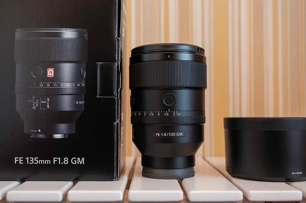 sony fe 135mm f/1.8 gm (sel135f18gm)