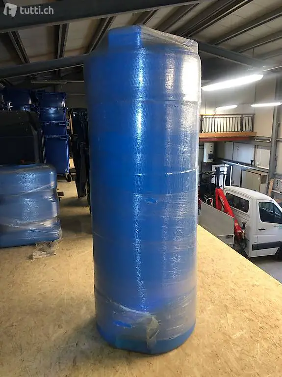 Serbatoio cisterna tank da 1000 litri in PE