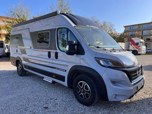 Adria Twin Sports 640 SGX, Wohnmobil / Wohnwagen