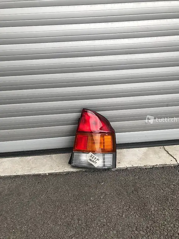  Heckleuchte rechts Mazda 323p