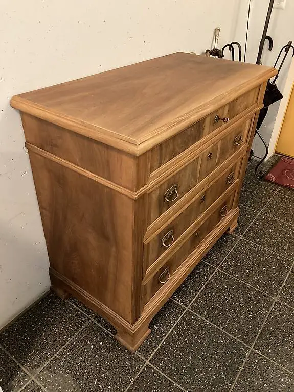 Wohnungsauflösung antike gut erhaltene Kommode