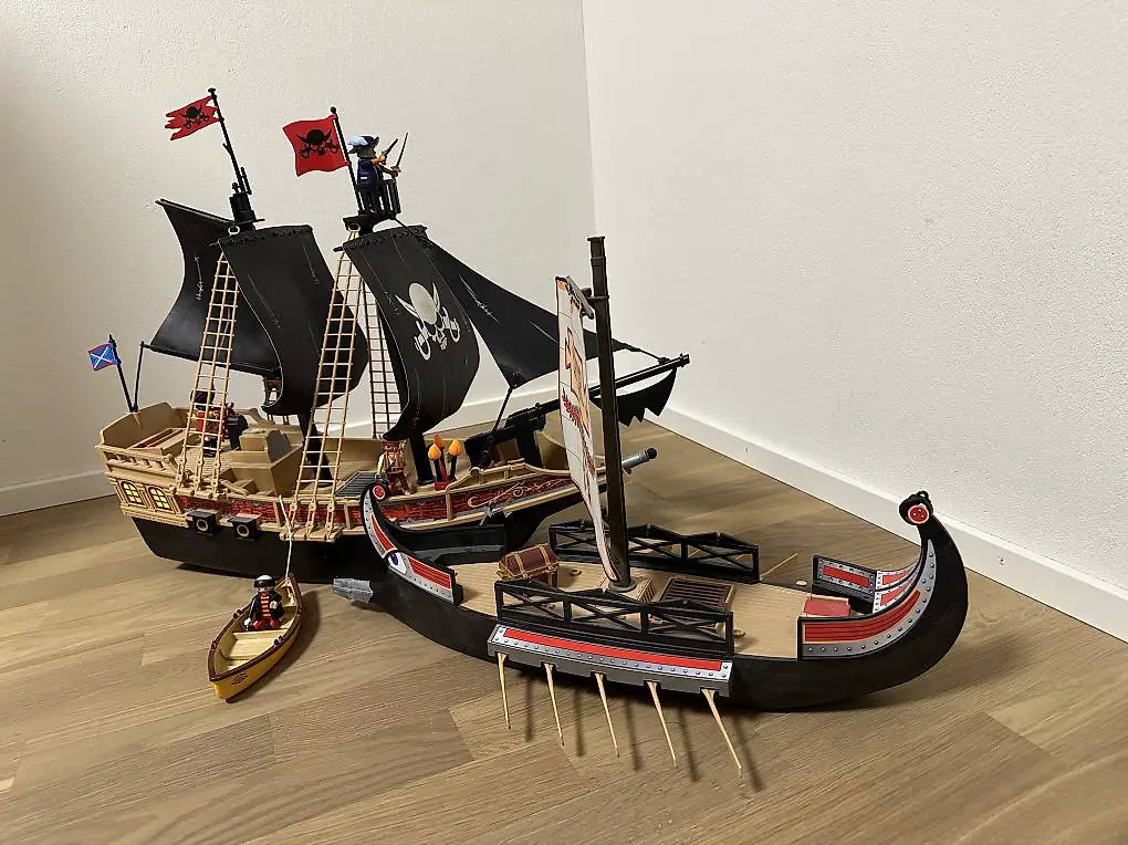 2 x Playmobil Piratenschiffe klein und gross