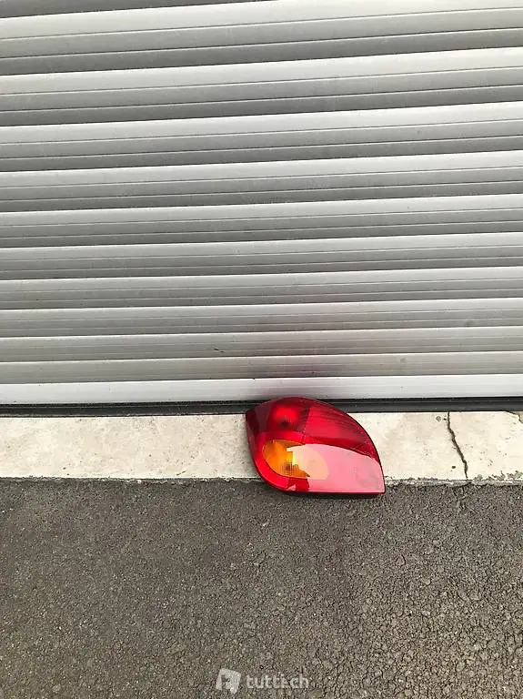  Heckleuchte links Mazda 121 ab1996 (neu)