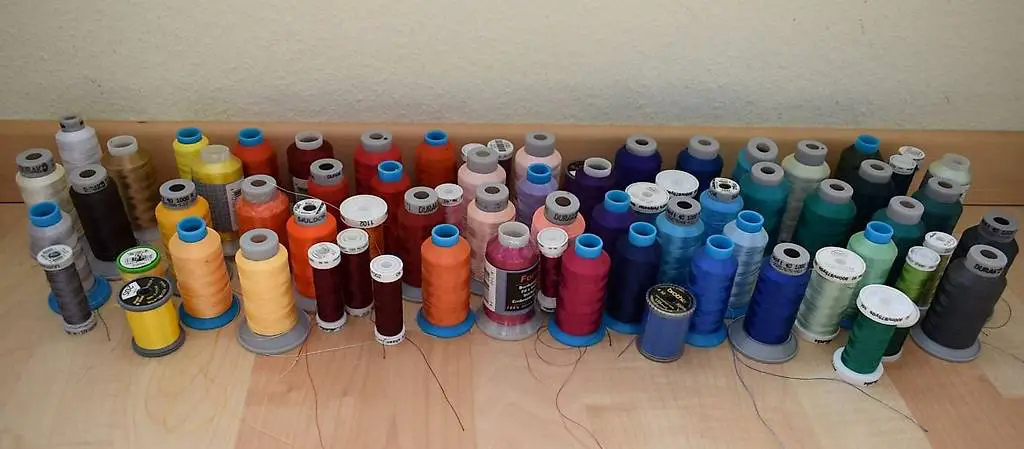 hochwertiges Stickgarn zu verkaufen