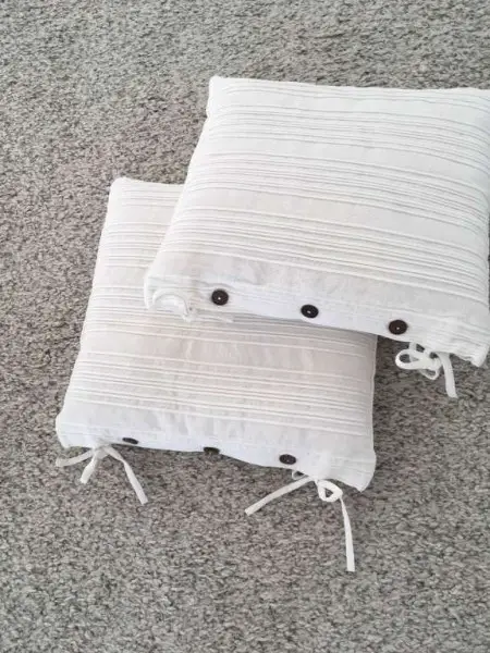 Kissen weiss strukturiert. 40x40 cm