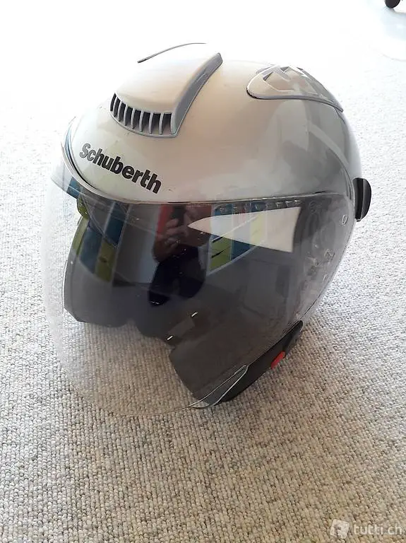 Motorradhelm Marke Schubert