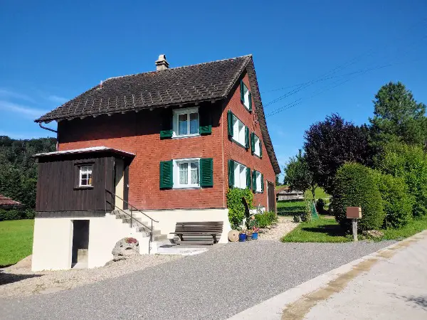 Bauernhaus mit Scheune