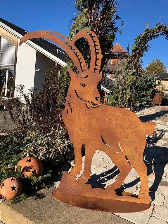 Steinbock aus Stahl (gerostet)