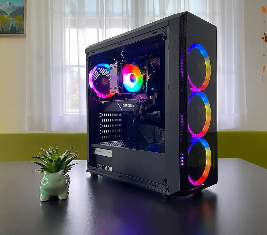 Top Gaming PC/ Nvidia RTX/ Intel 14 Core/ 32 GB Ram/ 1TB SSD