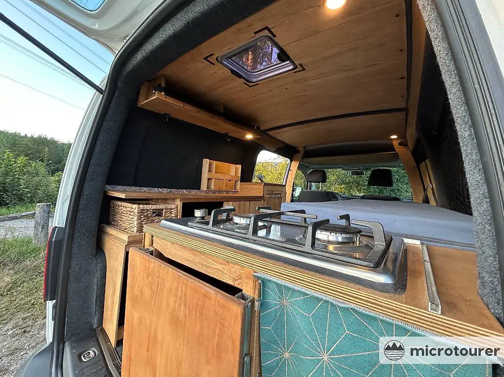 VW Caddy Maxi autark Camper