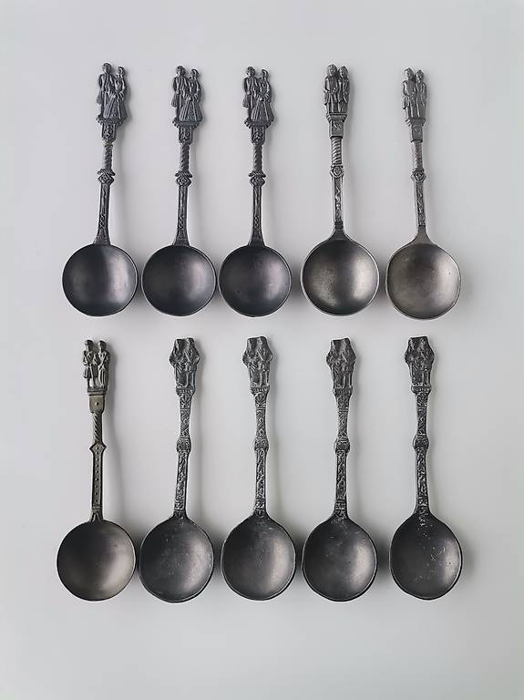 Wunderschönes 10-tlg. Zinnlöffel Set mit Verzierungen