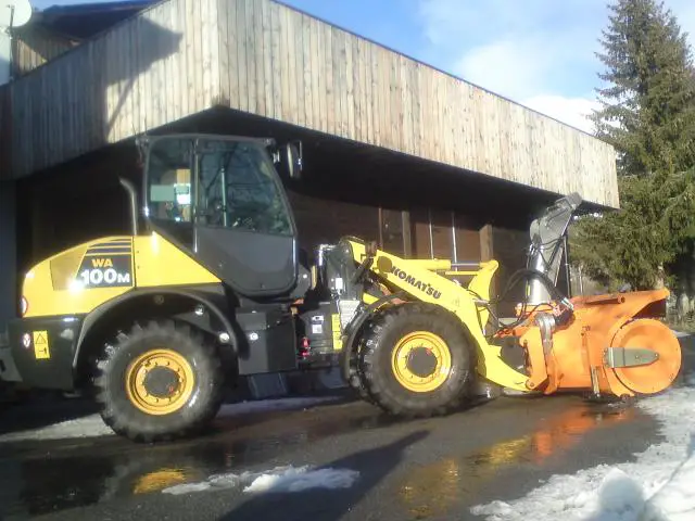 KOMATSU, WA 100, Kommunaldienst