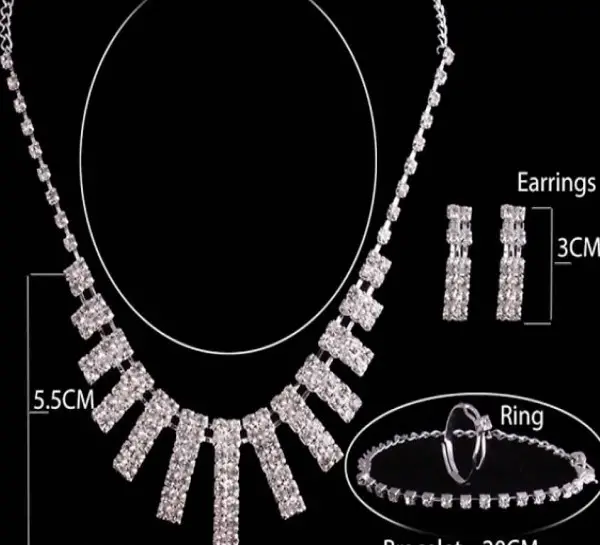  (Nr32) SCHMUCK SET NEU