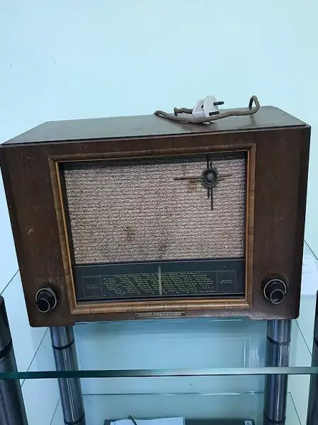 Vintage Röhrenradio zu verkaufen