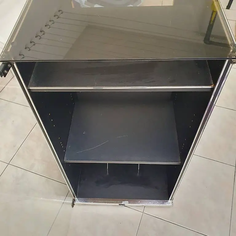 HIFI-Rack auf Rollen mit Glastüre