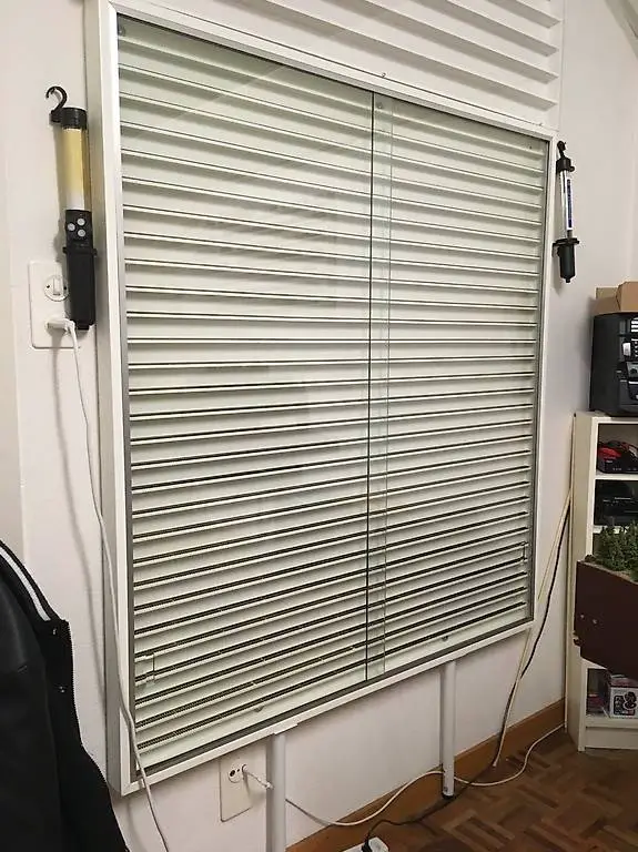 Modelleisenbahn - Holz - Vitrine mit 28 Ebenen für Spur N