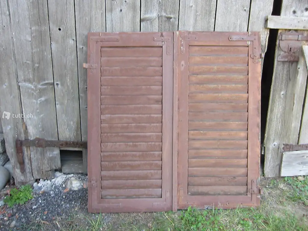 antike Fensterläden aus Holz / Fensterladen