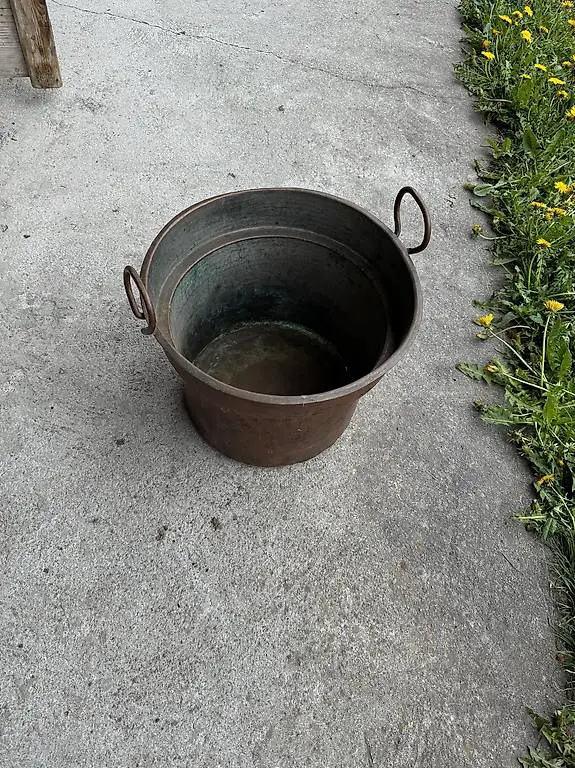 Kupferkessel mit Griff