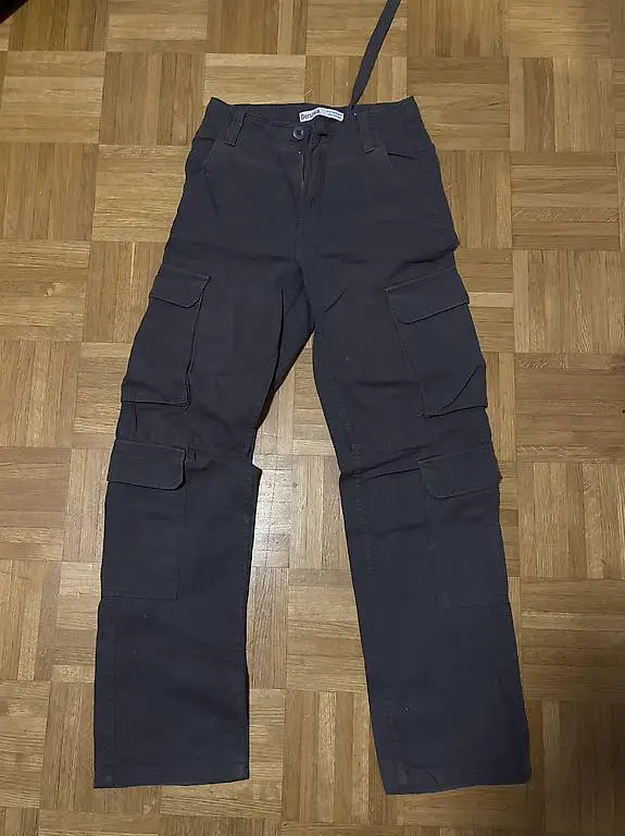 Bershka Kargohose Grau
