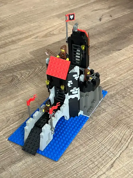 Lego Burg 6075 Wolfpack Tower Versteck der Wolfsbande
