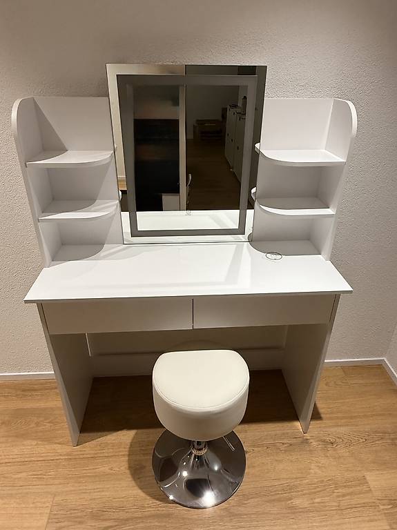 Schminktisch mit Hocker und Beleuchtung