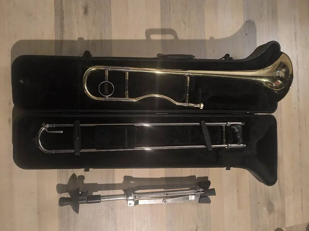 Posaune Jupiter mit Ständer und Koffer