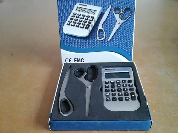 Taschenrechner,Brieföffner u Schere